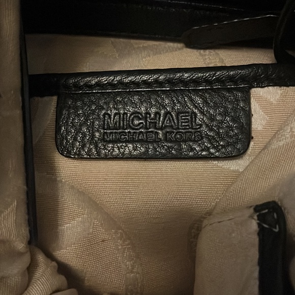 Michael Kors cross-body bag in black - Picture 8 of 8